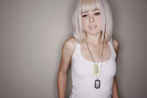 Делаем оригинальную прическу на волосы до плеч