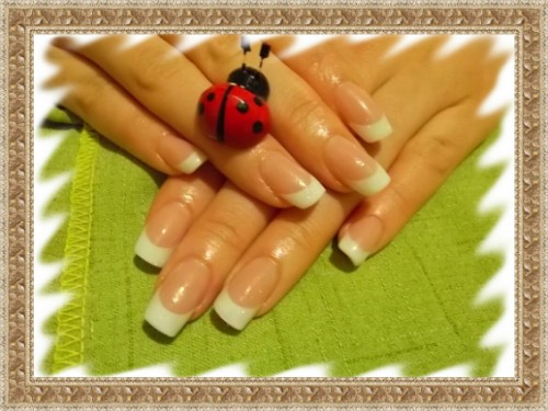 Укрепление ногтей акрилом