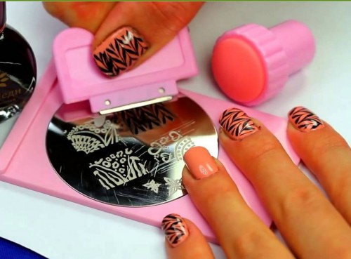 процесс нанесения рисунка