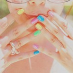 Тренд сезона — разноцветный маникюр