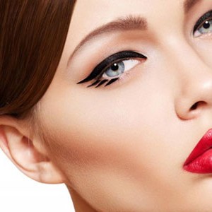 Учимся рисовать красивые стрелки на глазах