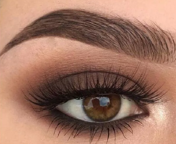 Мейкап для глаз орехового цвета