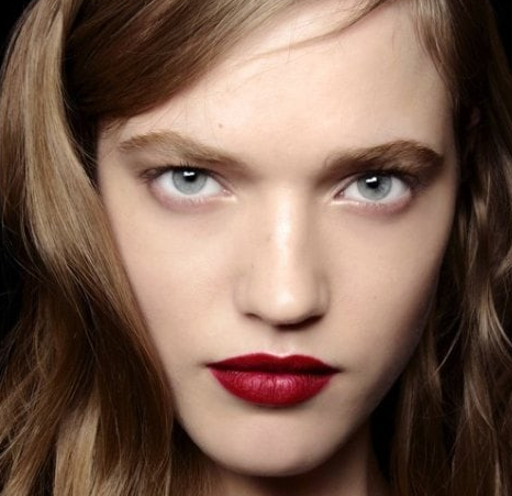 макияж яркая помада