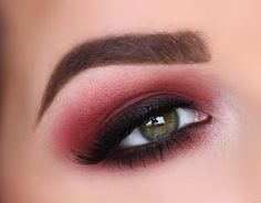 применение палитры оттенков красной гаммы