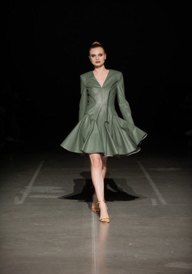 Модный анализ. Сравнительный анализ двух фэшн-показов 2019 DAFNA MAY ОСЕНЬ-ЗИМА 2019-2020-