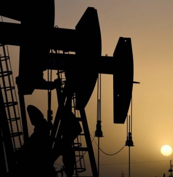 Цена нефти Brent упала ниже $30 впервые с января 2016 года