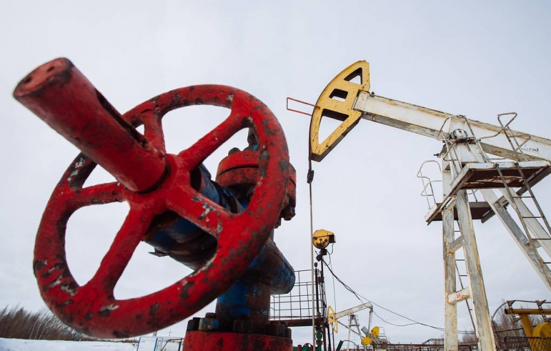 Цена нефти WTI опускалась ниже $20 впервые с 2002 года

