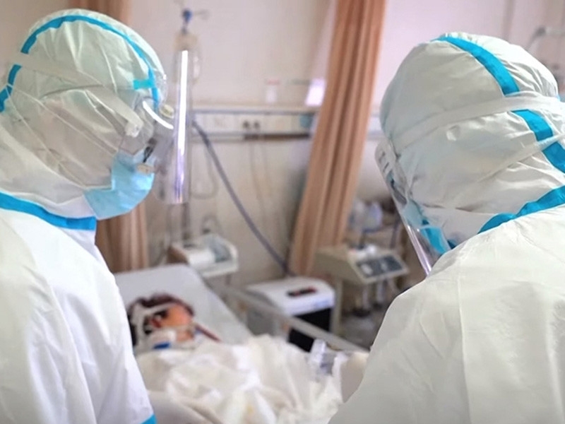 Человек является носителем коронавируса в течение пяти недель, выяснили ученые