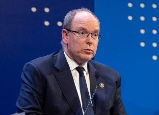Князь Монако Альбер II стал первым главой государства, заразившимся коронавирусом