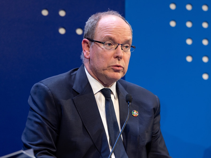 Князь Монако Альбер II стал первым главой государства, заразившимся коронавирусом