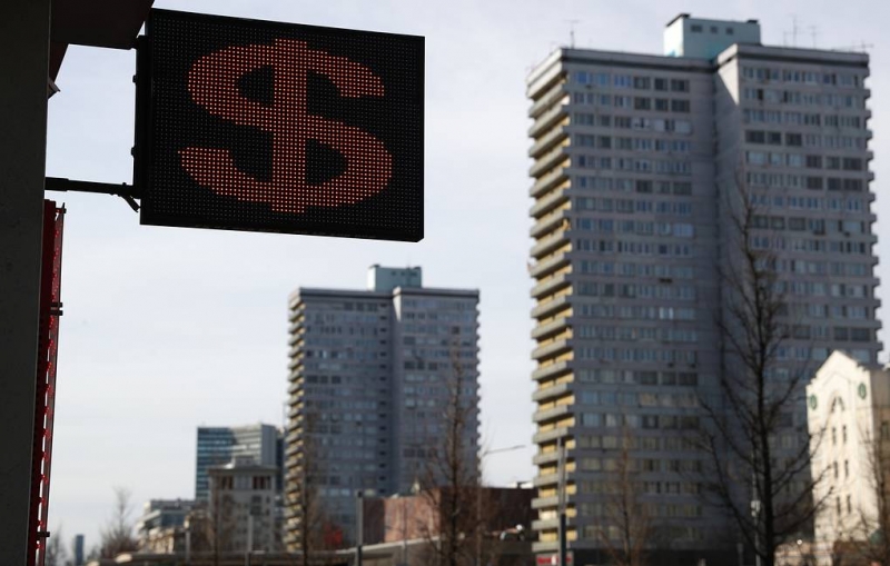 Курс доллара снизился до 74 рублей