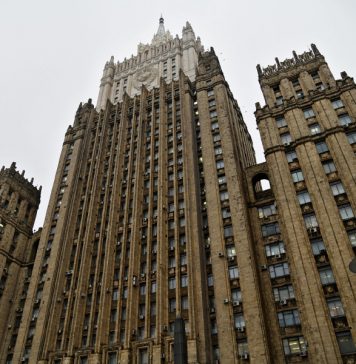 МИД РФ призвал туристов любыми путями вернуться домой из стран, которые еще не закрыли границы