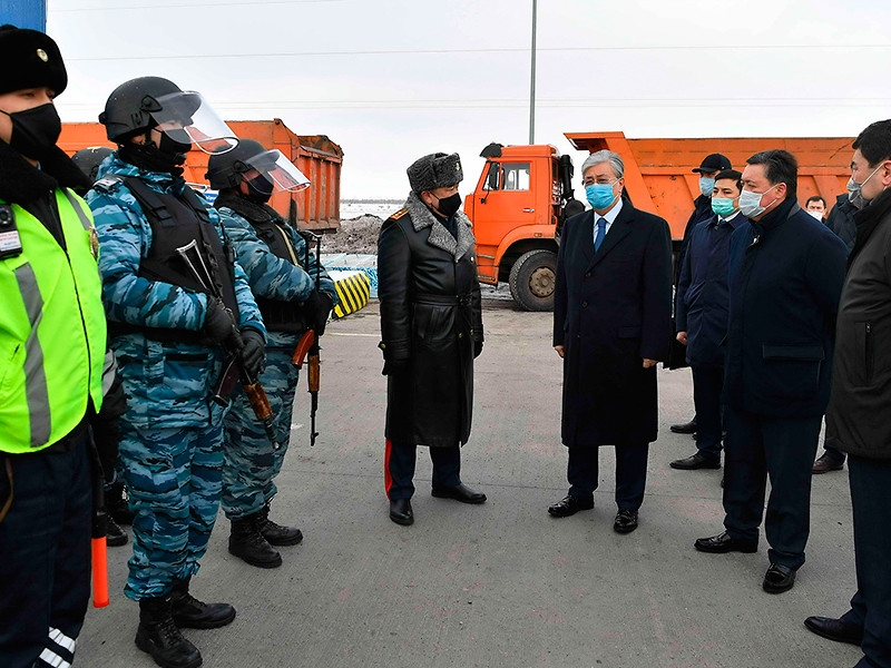 Назарбаев призвал сограждан "внести посильный вклад" в финансирование мер против коронавируса