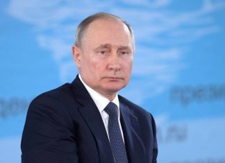 Путин призвал не верить фейкам о масштабах распространения коронавируса в России