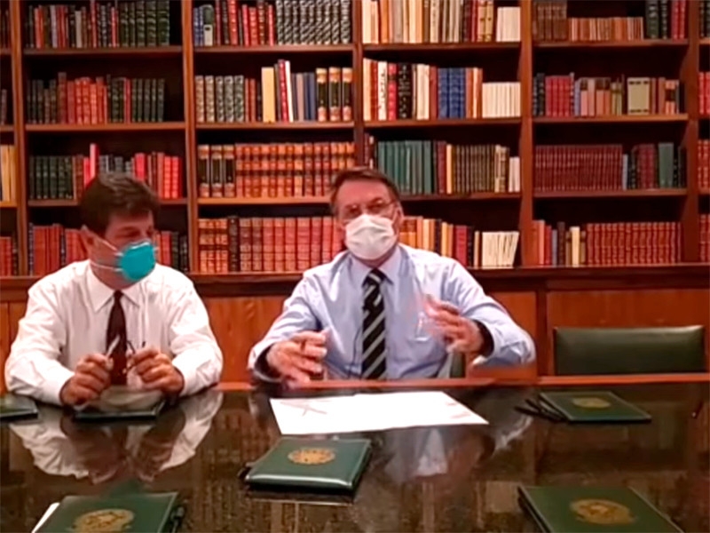 СМИ сообщили, что у президента Бразилии подтвердился коронавирус. Позднее он опроверг это сообщение