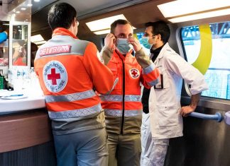 Во Франции от Covid-19 умерла 16-летняя девушка