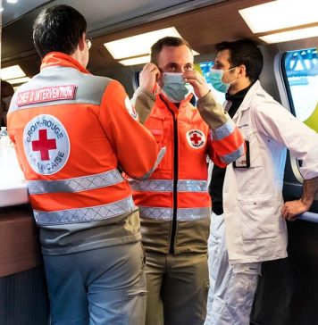 Во Франции от Covid-19 умерла 16-летняя девушка