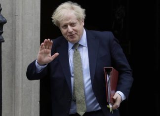 Бориса Джонсона госпитализировали для проведения анализов из-за заражения коронавирусом