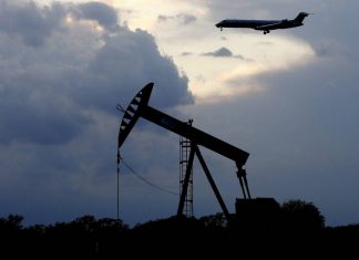 Цена нефти Brent опустилась ниже $16 впервые с 1999 года