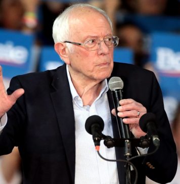 Демократ Берни Сандерс выбыл из президентской гонки