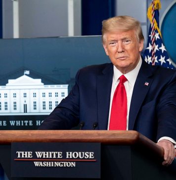 Дональд Трамп заявил о постепенном снятии санитарных ограничений, введенных из-за коронавируса, и предрек экономический бум