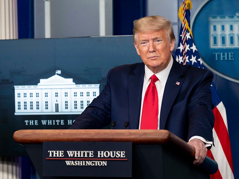 Дональд Трамп заявил о постепенном снятии санитарных ограничений, введенных из-за коронавируса, и предрек экономический бум