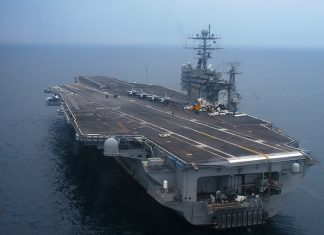 Коронавирус диагностировали у 840 членов экипажа авианосца «Теодор Рузвельт»