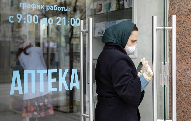 Минпромторг объяснил отказ от ограничений на право продажи масок

