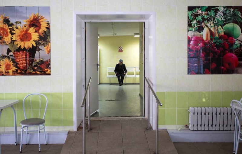 Минтруд предложил закрыть на карантин психоневрологические интернаты и дома престарелых