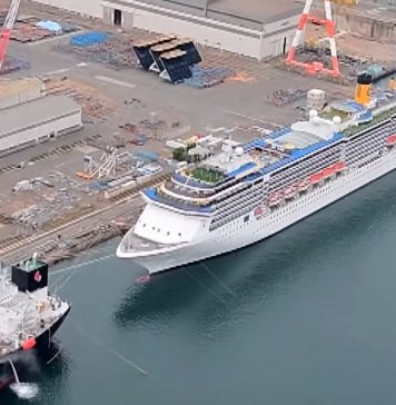 На борту лайнера Costa Atlantica у берегов Нагасаки обнаружилось более 30 зараженных COVID-19, в их числе россиянин