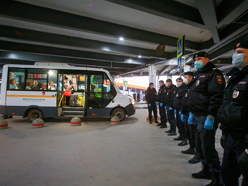 На российский вывозной рейс из Нью-Йорка пустили только тех, у кого есть прописка в столичном регионе