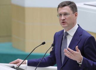 Новак: кризисная ситуация на мировом нефтяном рынке продлится как минимум до конца года