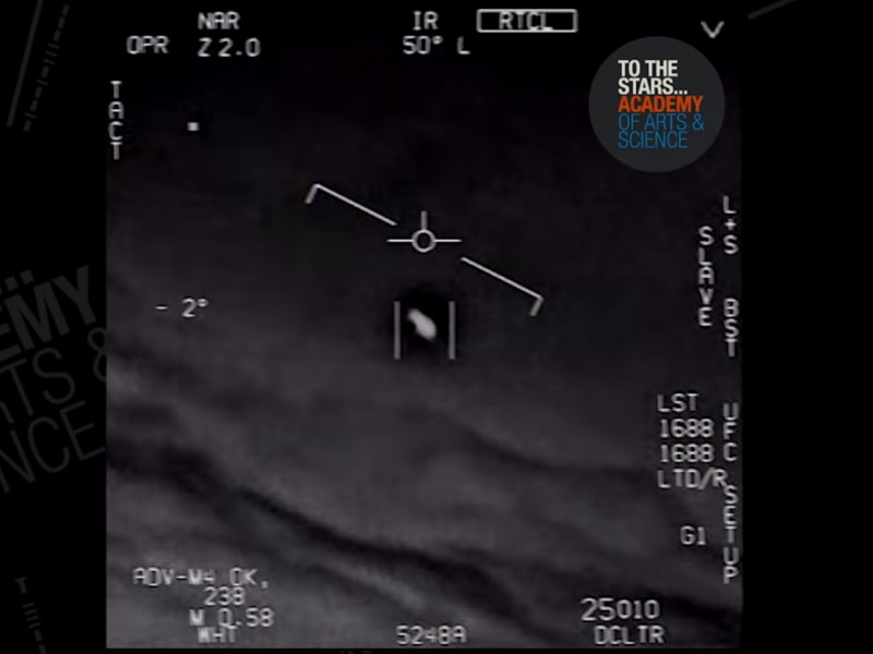 Пентагон официально признал подлинными три известных видео с НЛО, назвав их "неопознанными воздушными явлениями" (ВИДЕО)