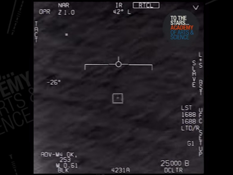 Пентагон официально признал подлинными три известных видео с НЛО, назвав их "неопознанными воздушными явлениями" (ВИДЕО)