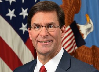 Пентагон сократит расходы на «сдерживание России» и тюрьму Гуантанамо ради стены на границе с Мексикой