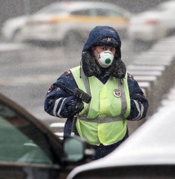 Полиция будет останавливать москвичей на автомобилях и уточнять цель поездки