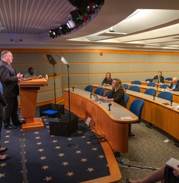 Помпео сообщил об отправке Ираном неизвестных грузов в Венесуэлу