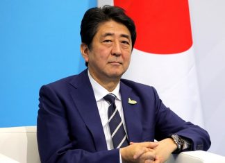 Премьер-министр Японии отказался приезжать в Москву на 75-летие Победы, если торжества перенесут на 3 сентября
