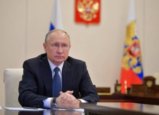 Путин подписал указ о выплатах семьям с детьми по 5 тыс. рублей на ребенка