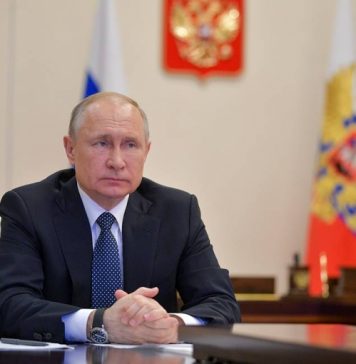 Путин подписал указ о выплатах семьям с детьми по 5 тыс. рублей на ребенка