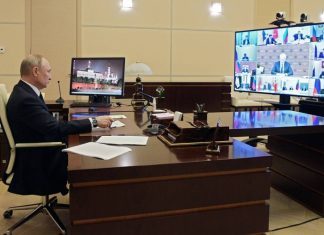 Путин предложил установить доплаты врачам за борьбу с коронавирусом