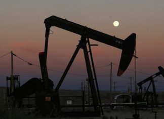 Reuters: Саудовская Аравия готова сократить добычу нефти на 4 млн баррелей в сутки