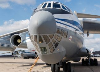 Российский самолет с медицинским оборудованием вылетел в США