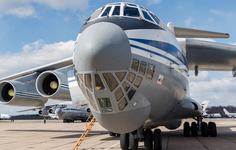 Российский самолет с медицинским оборудованием вылетел в США