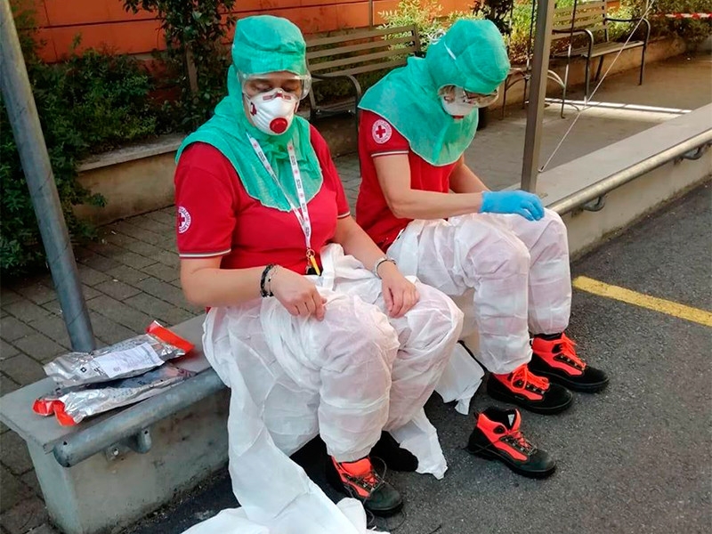 Российский вирусолог в Бергамо: Италия показала пример, как "не надо", в РФ итальянский сценарий по COVID-19 маловероятен, но все зависит от людей