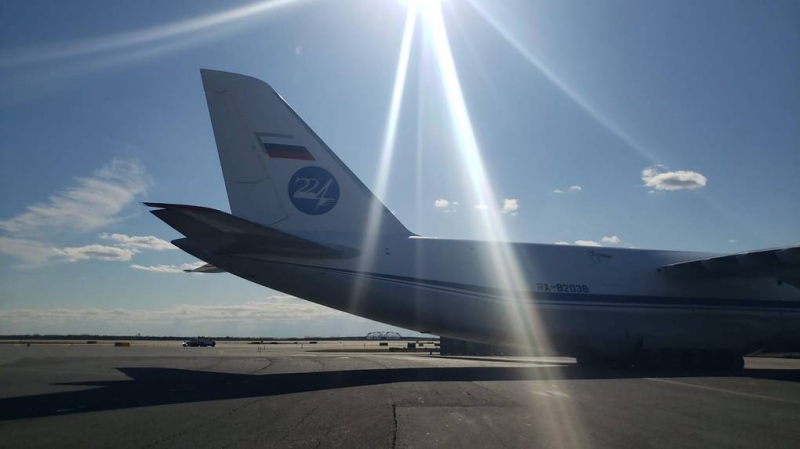 Самолет из России с медоборудованием для США приземлился в Нью-Йорке

