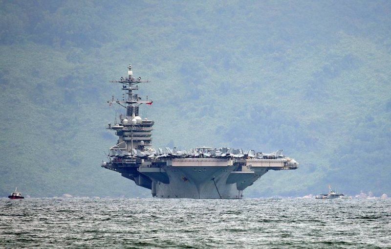 США на время пандемии будут держать развернутыми за рубежом две авианосные ударные группы


