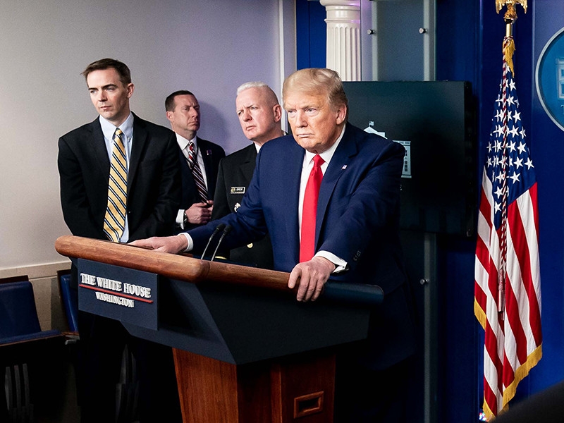 США приостановят на два месяца выдачу грин-карт