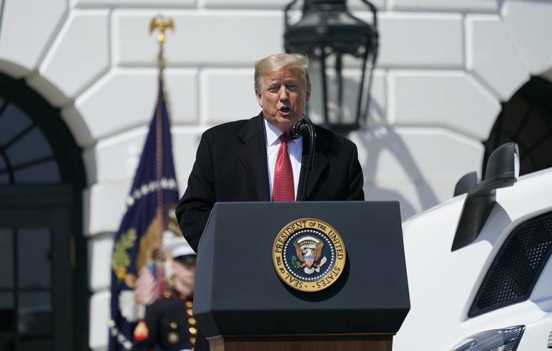 Трамп заявил, что власти США приступают к постепенной отмене санитарных ограничений