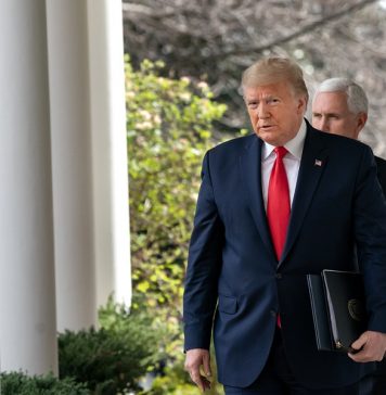 Трамп затеял перепалку с губернатором Нью-Йорка из-за коронавируса